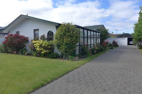 Photo of property in 63 Sarabande Avenue, Redwood, Christchurch, 8051