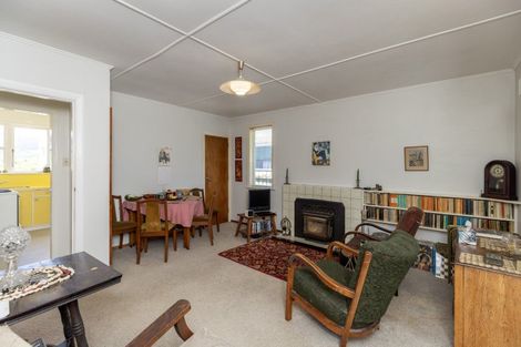 Photo of property in 90-92 Kiwi Road, Raumati Beach, Paraparaumu, 5032