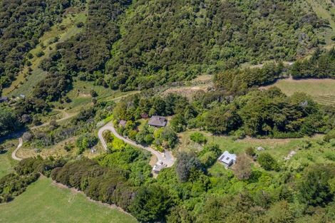 Photo of property in 200 Holmes Bay Valley Road, Pigeon Bay, 7583