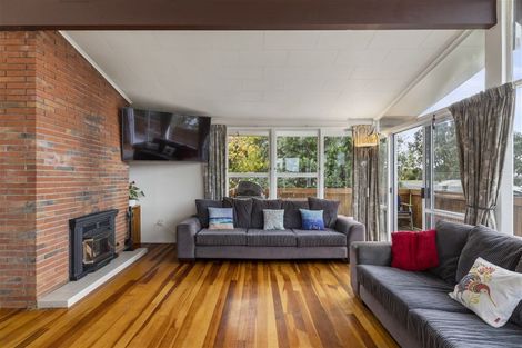Photo of property in 25 Chatsworth Crescent, Pakuranga Heights, Auckland, 2010
