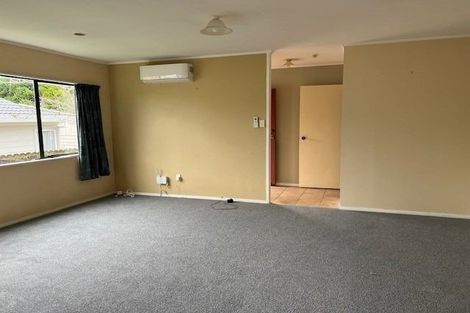Photo of property in 32 Hassan Drive, Massey, Auckland, 0614