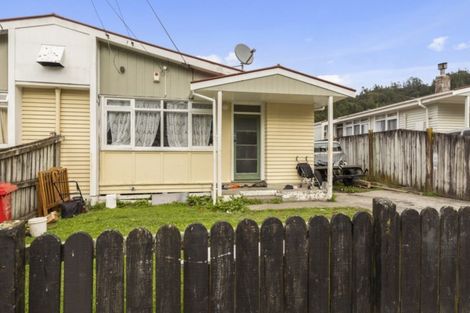 Photo of property in 35 Hanson Grove, Stokes Valley, Lower Hutt, 5019