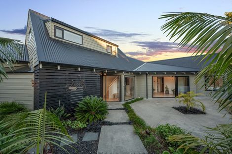 Photo of property in 9 Quebec Road, Milford, Auckland, 0620