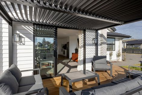 Photo of property in 55 Hills View Drive, Papamoa, 3118