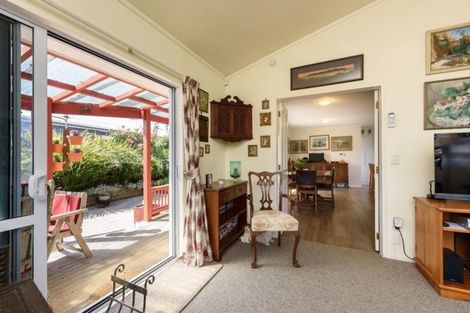 Photo of property in 7 Hodgkins Road, Waikanae Beach, Waikanae, 5036
