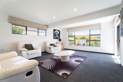 Photo of property in 14 Ronald Woolf Place, Churton Park, Wellington, 6037