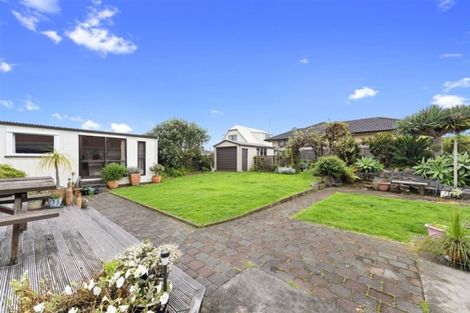 Photo of property in 24 Ngahere Street, Otumoetai, Tauranga, 3110