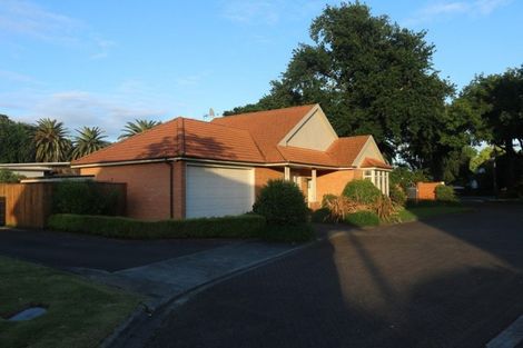 Photo of property in 4 The Oaks, Awapuni, Palmerston North, 4412