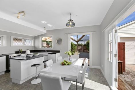 Photo of property in 62 Miramar Avenue, Miramar, Wellington, 6022