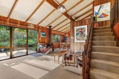 Photo of property in 8 Morlie Place, Torbay, Auckland, 0630
