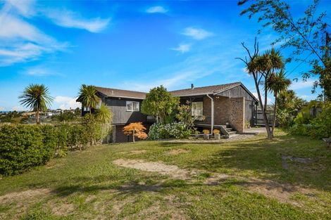 Photo of property in 51 Aberdeen Road, Castor Bay, Auckland, 0620