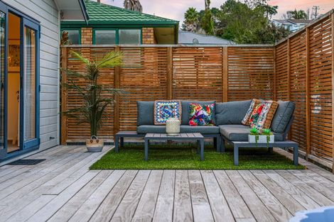 Photo of property in 25 Broadfield Street, Massey, Auckland, 0614