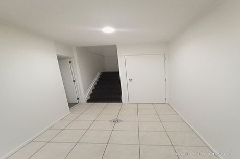 Photo of property in 153 Gossamer Drive, Pakuranga Heights, Auckland, 2010