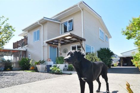 Photo of property in 2a Bamboo Grove, Kelston, Auckland, 0602