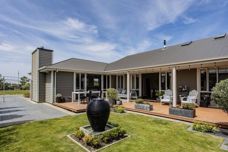 Photo of property in 10 Kuta Street, Pegasus, 7612