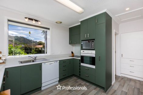 Photo of property in 34 Oxford Crescent, Ebdentown, Upper Hutt, 5018