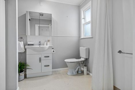 Photo of property in 50 Wyndham Street, Carterton, 5713