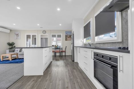 Photo of property in 25a Bunnythorpe Road, Papakura, 2110