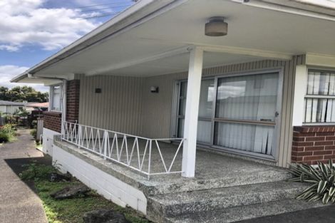 Photo of property in 1/305 Great North Road, Henderson, Auckland, 0612