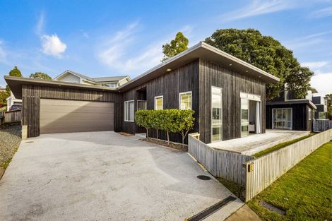 Photo of property in 12b Chapman Road, Te Atatu Peninsula, Auckland, 0610