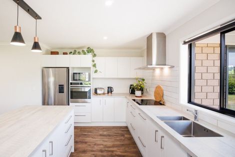 Photo of property in 2 Monarch Drive, Ashhurst, 4810