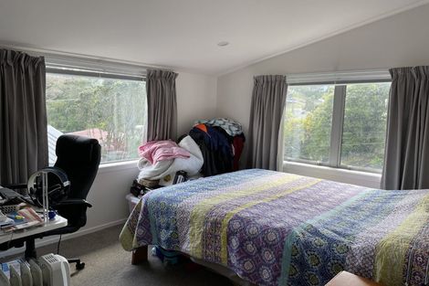 Photo of property in 2/61 Black Rock Road, Newlands, Wellington, 6037