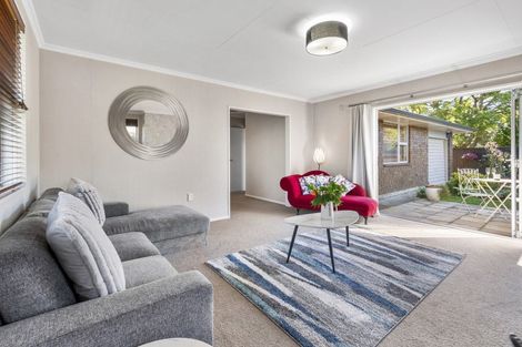 Photo of property in 8a Earl Place, Hokowhitu, Palmerston North, 4410