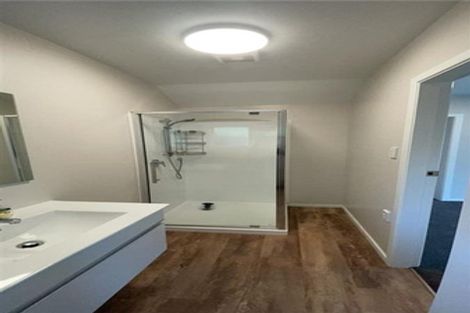 Photo of property in 15 Pekanga Road, Normandale, Lower Hutt, 5010