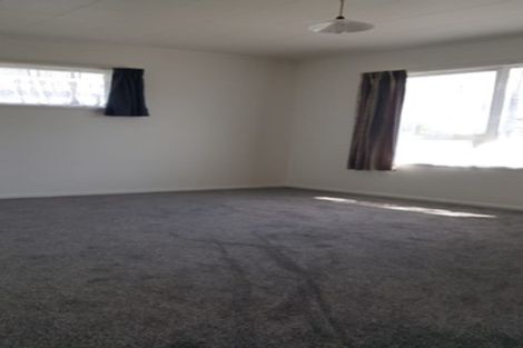 Photo of property in 10 St Margaret Place, West Harbour, Auckland, 0618