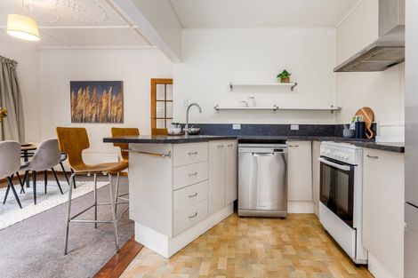 Photo of property in 62 Severn Street, Island Bay, Wellington, 6023