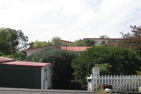 Photo of property in 21 Saint Leonards Road, Kelston, Auckland, 0602