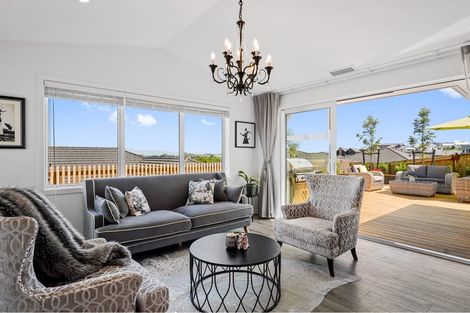 Photo of property in 4 Herring Place, Omokoroa, 3114