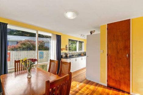 Photo of property in 5 Silverbirch Grove, Churton Park, Wellington, 6037