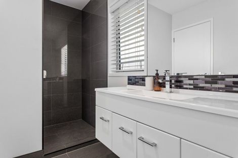 Photo of property in 24 Ocean View Road, Coastlands, Whakatane, 3120