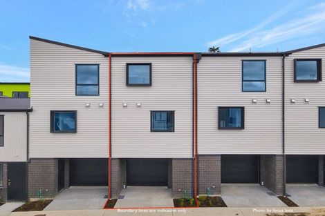 Photo of property in 7/3234 Great North Road, New Lynn, Auckland, 0600