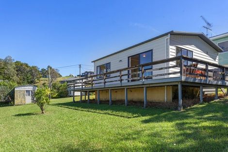 Photo of property in 10 Kookaburra Drive, Tawharanui Peninsula, Matakana, 0986