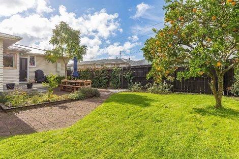 Photo of property in 177 Beach Haven Road, Beach Haven, Auckland, 0626