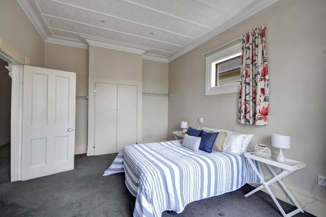 Photo of property in 242 Macandrew Road, Forbury, Dunedin, 9012