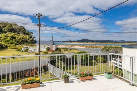 Photo of property in 35 Te Maika Road, Ngunguru, Whangarei, 0173