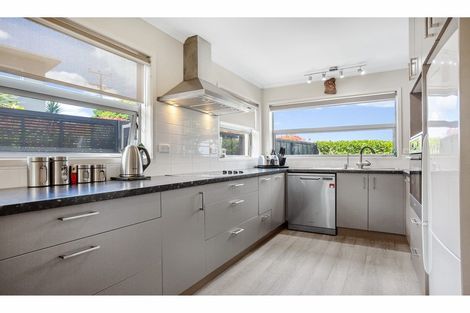 Photo of property in 128 Maire Road, Orewa, 0931