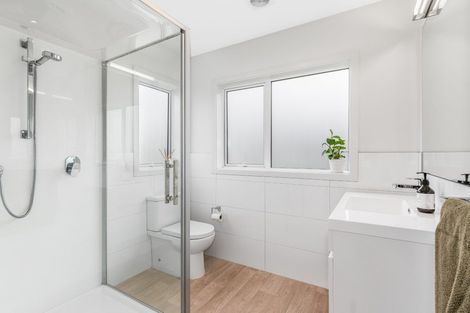 Photo of property in 28 Banks Boulevard, Whitby, Porirua, 5024