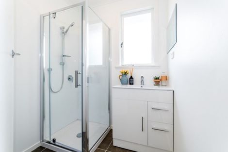 Photo of property in 75 Selwyn Crescent, Forrest Hill, Auckland, 0620