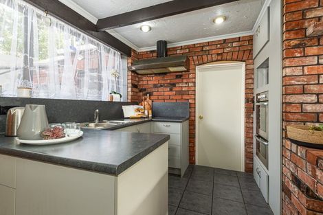 Photo of property in 327 Avonhead Road, Avonhead, Christchurch, 8042