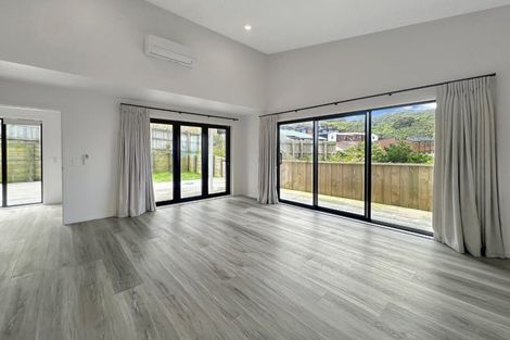 Photo of property in 18 Cathie Place, Karori, Wellington, 6012