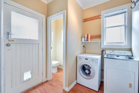 Photo of property in 1/46 Hillcrest Avenue, Hillcrest, Auckland, 0627