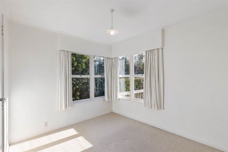 Photo of property in 6 Raines Avenue, Forrest Hill, Auckland, 0620