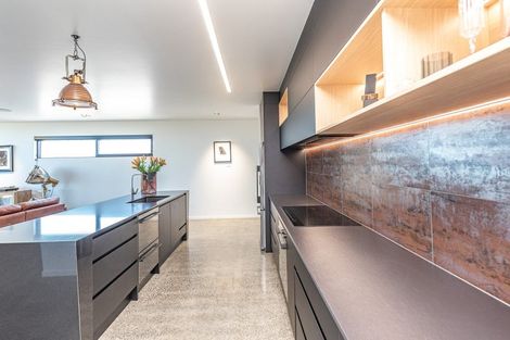 Photo of property in 24 Golf Vue Place, Castlecliff, Whanganui, 4501