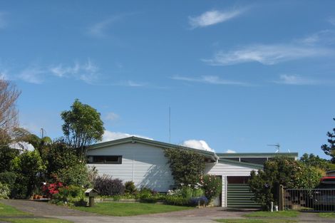 Photo of property in 13 Cargill Place, Frankleigh Park, New Plymouth, 4310