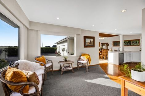 Photo of property in 242 Tawhiti Road, Hawera, 4672