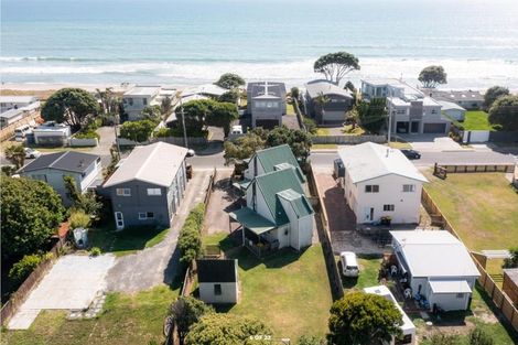 Photo of property in 98a Karewa Parade, Papamoa Beach, Papamoa, 3118